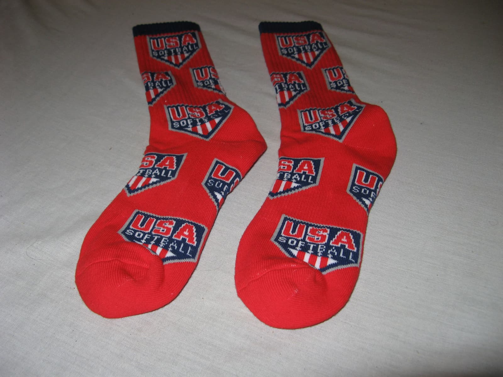 USA Softball Red and Blue Logo Athletic Socks NEW WITHOUT TAGS NWOT