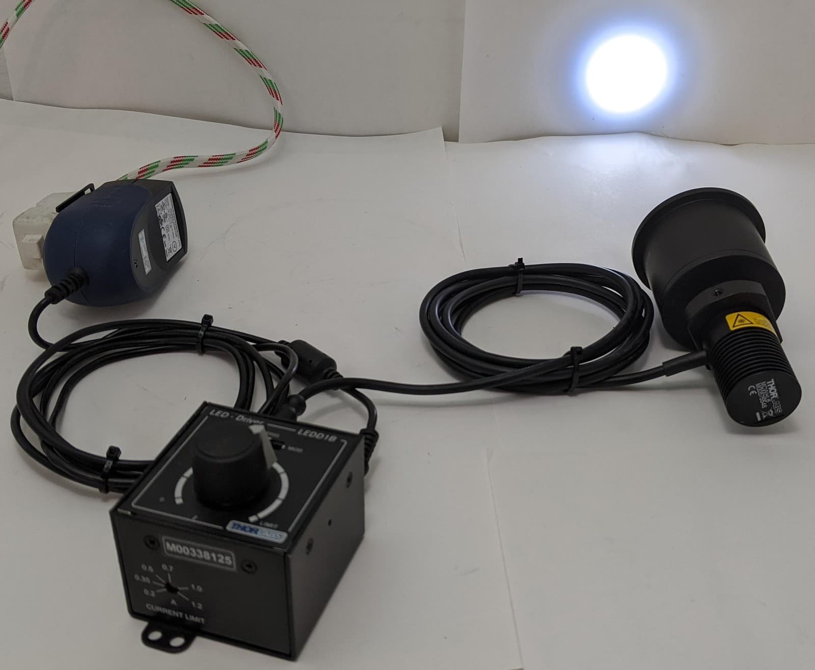 Thorlabs MCWHL6 Collimated White LED w/ LEDD1B Driver, ~50mm Lens, SM1RC