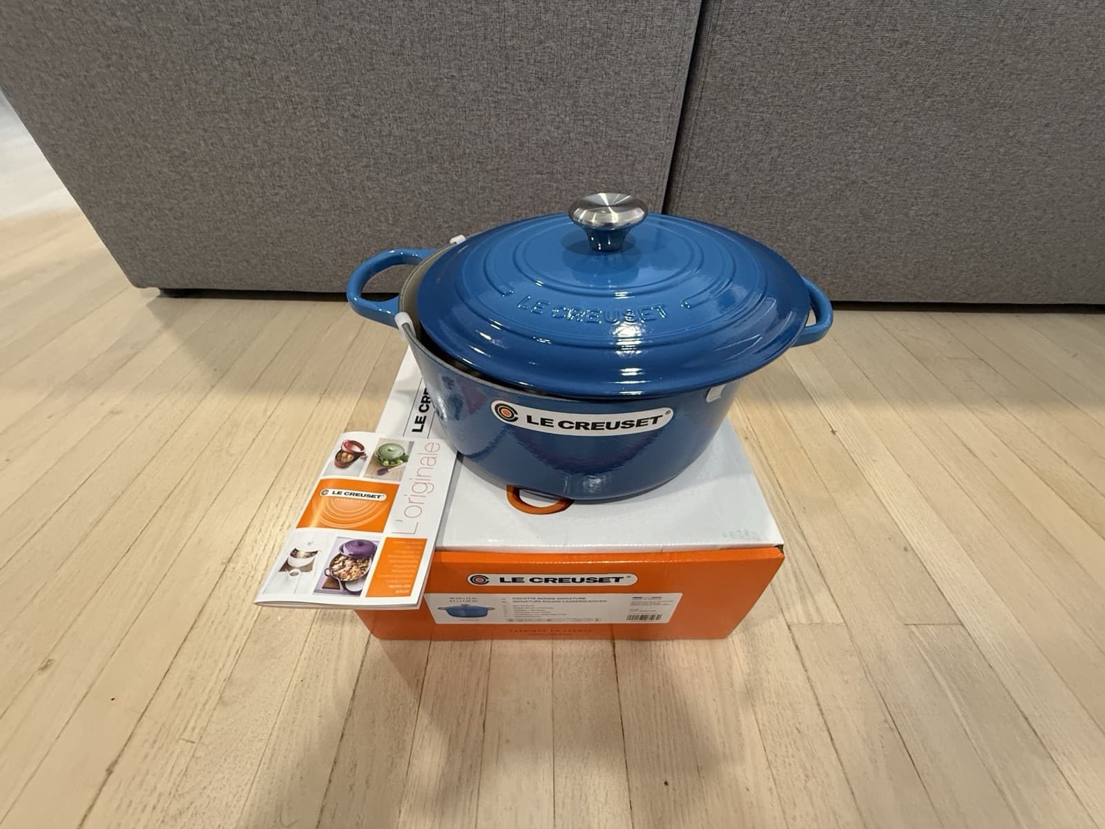 Le Creuset 7.25 qt Signature French (Dutch) Oven in Marseille Blue - NIB