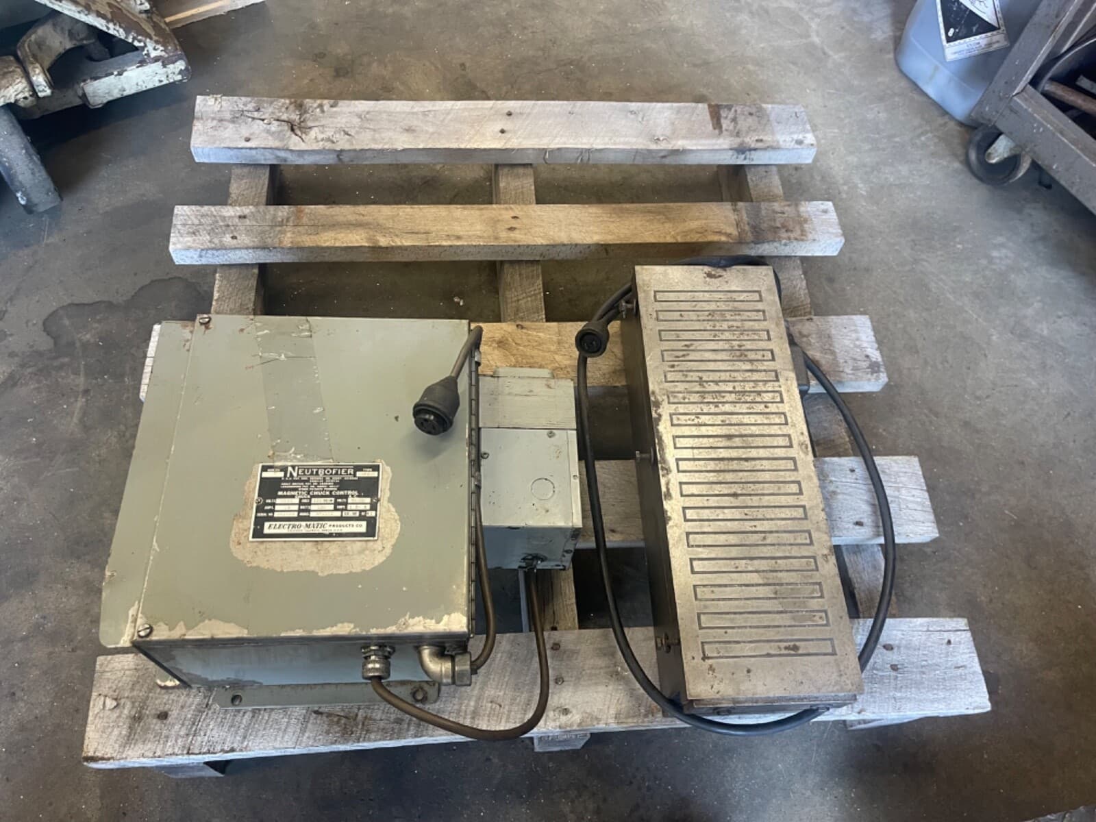 6" X 18" ELECTROMAGNETIC CHUCK WITH NEUTROFIER CONTROL