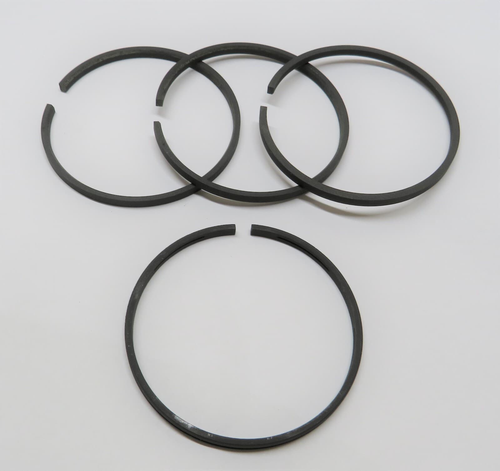 International LA LB 1.5 to 2.5 HP Gas Engine Piston Ring Set