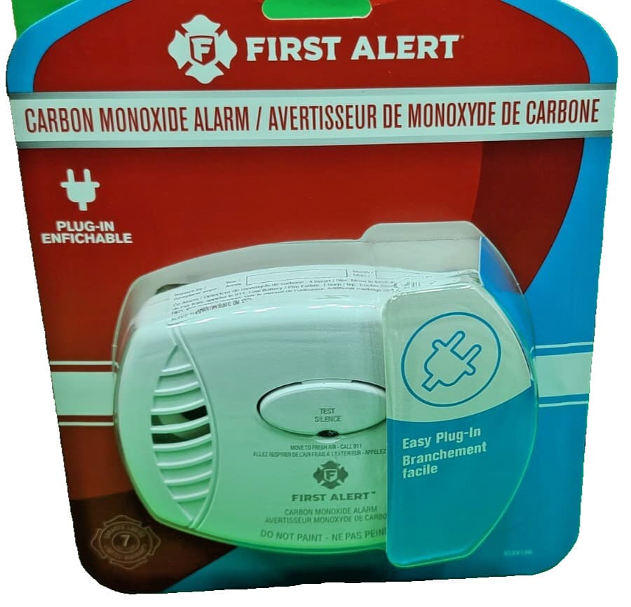 FIRST ALERT C0600 Plug-In Carbon Monoxide Detector