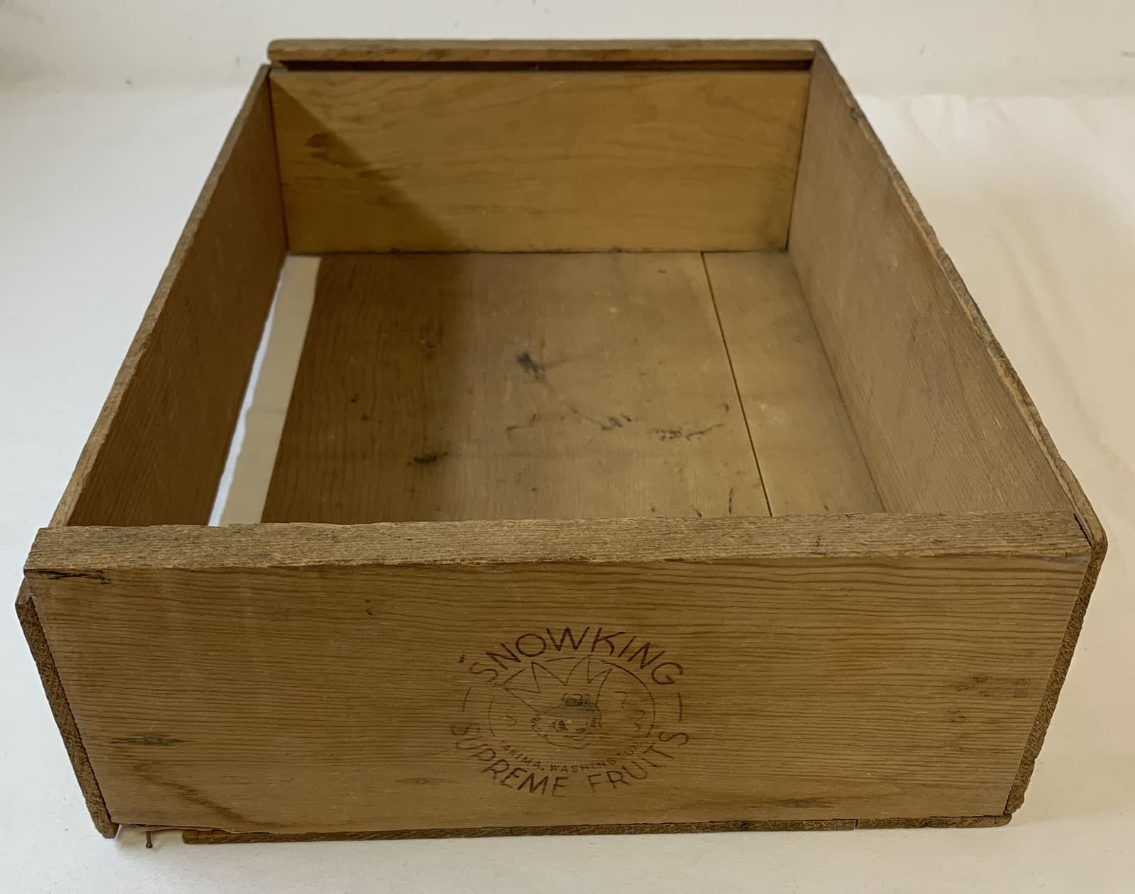 vintage SNOW KING SUPREME FRUITS wooden box ~ SnowKing ~ Yakima Washington