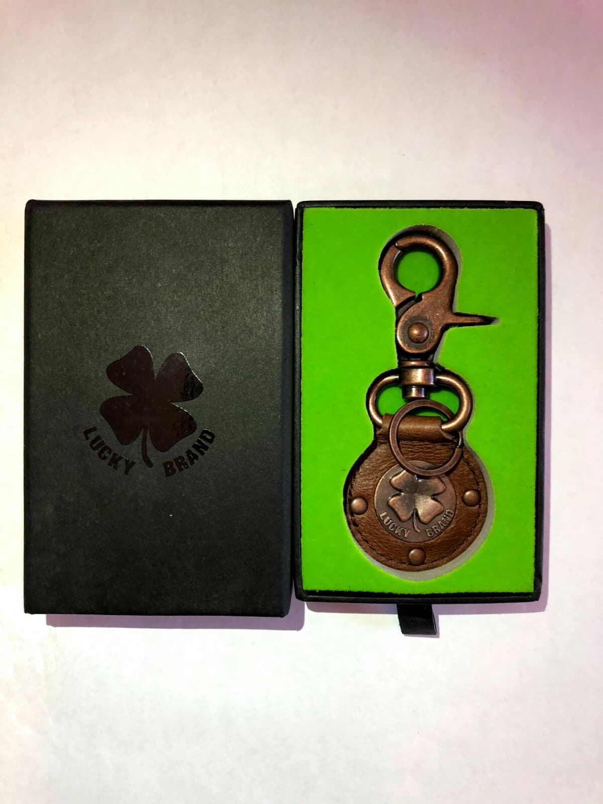St Patricks Day Keychain Lucky Brand Leather Clasp Clover Leaf New In Box Paddy