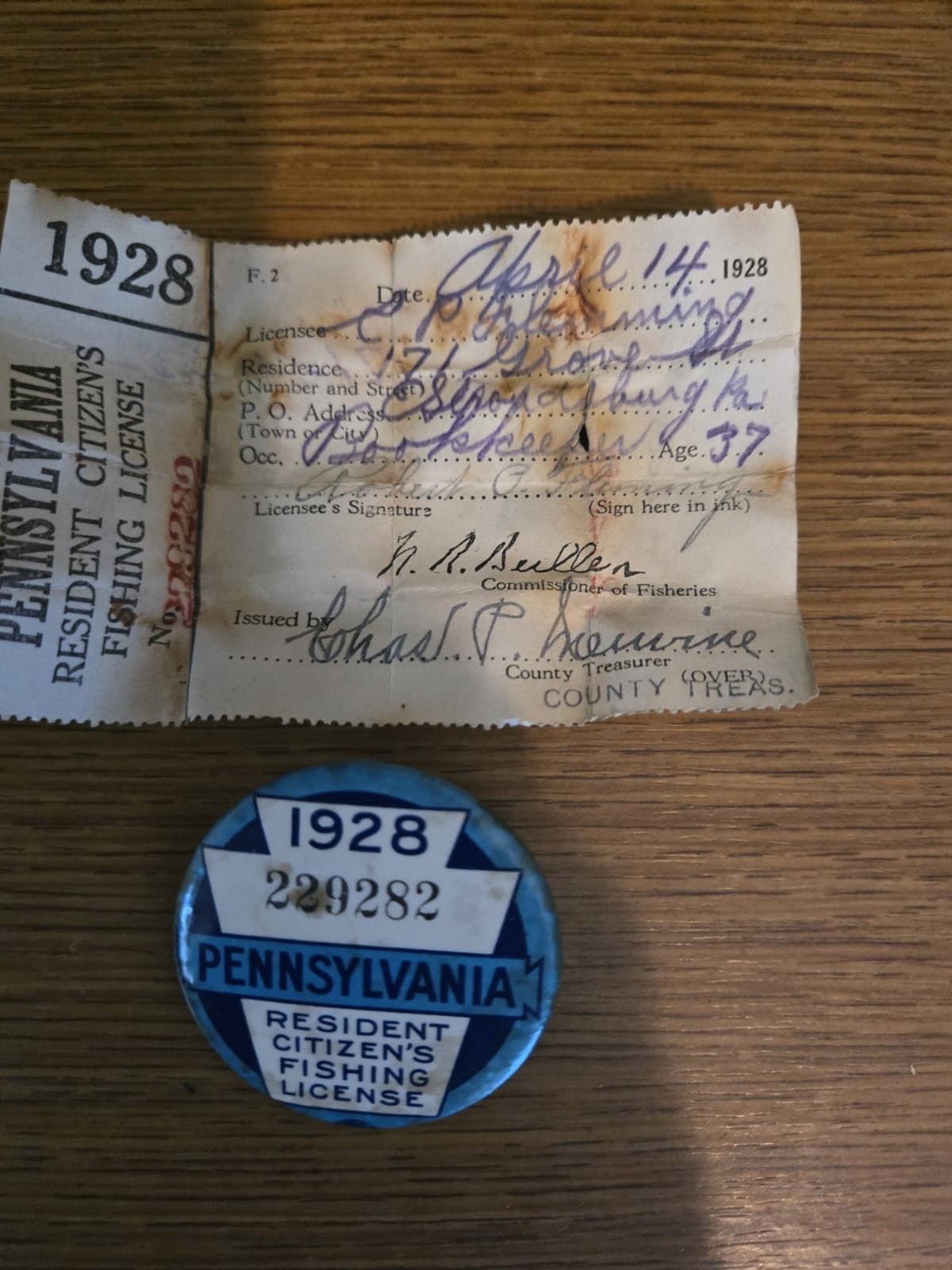1928 Pennsylvania Resident Citizen's Fishing License Pin Badge Button W/ Paper