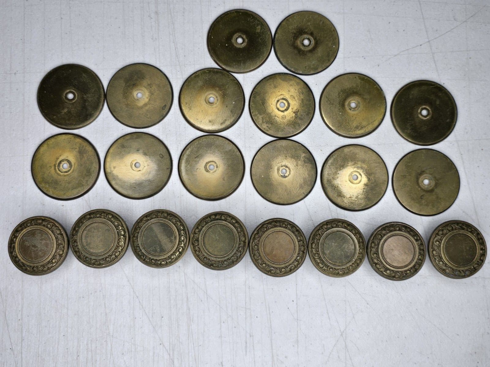 Vintage Brass Knobs Ornate Backplates Lot 8+6 VCR Italy Victorian Style Full Set