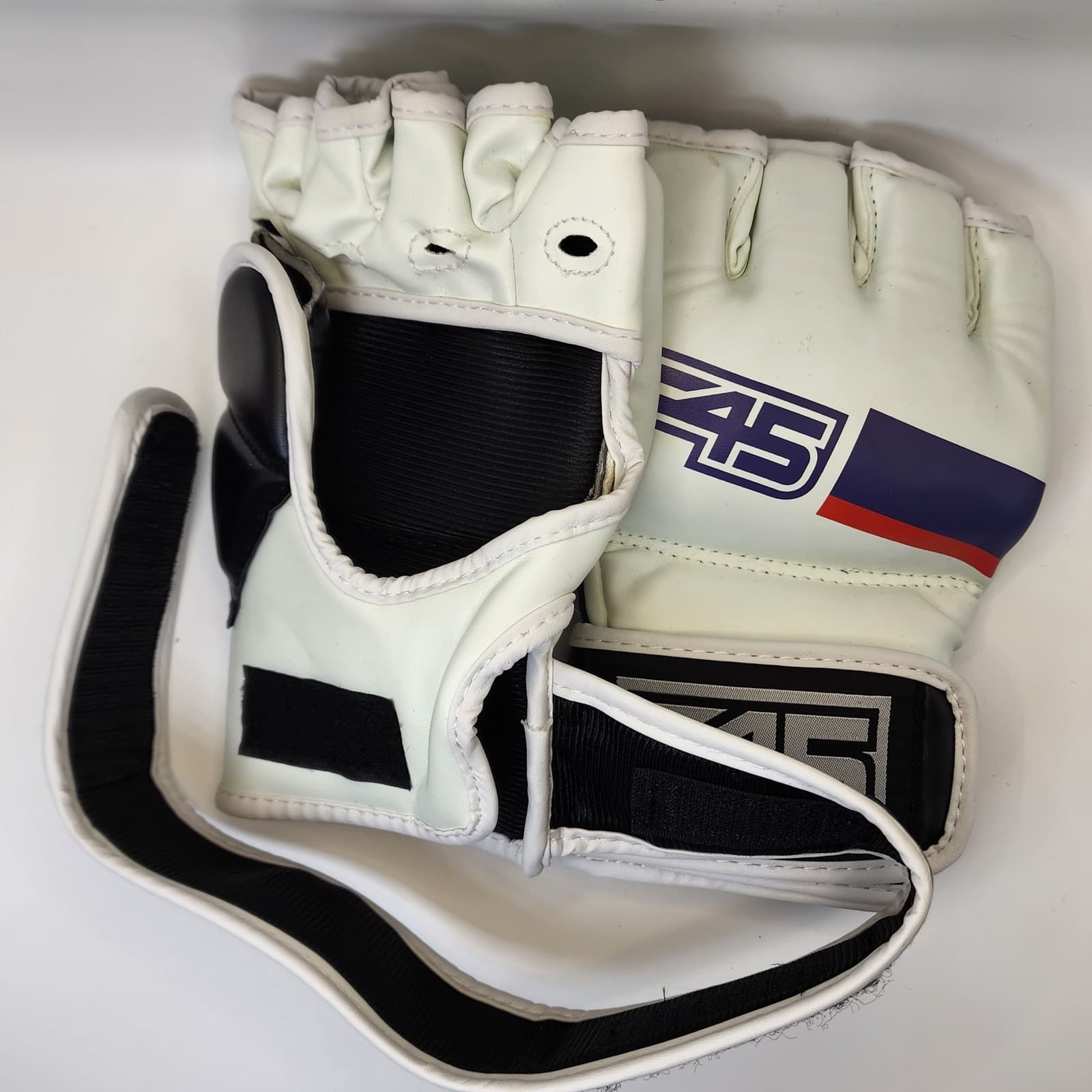 New F45 Training MMA Gloves Small White Padded Fingerless Workout Fitness Gym