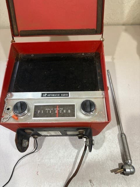 Vintage Automatic Radio For Tractor Fender AM W Antenna Untested.