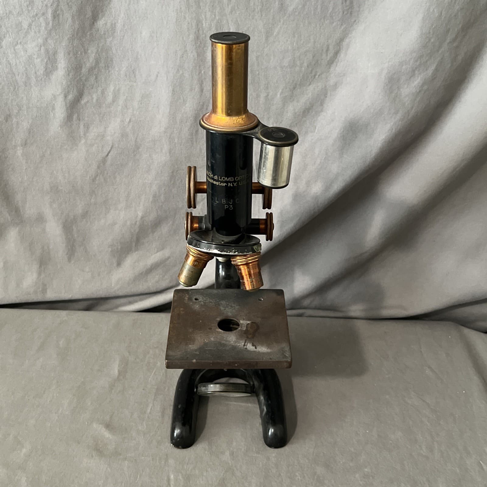 1915 BRASS BAUSCH & LOMB MICROSCOPE AND OPTICS