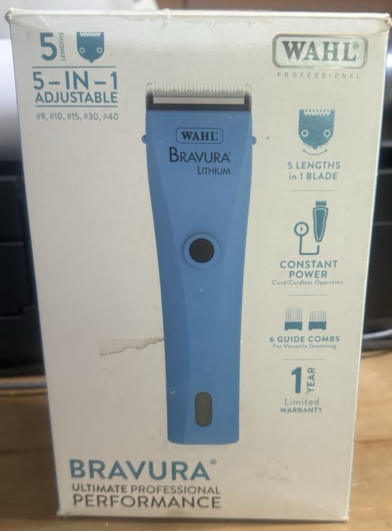 Wahl Bravura Pro Lithium Cordless Animal Clipper Turquoise -lightly used