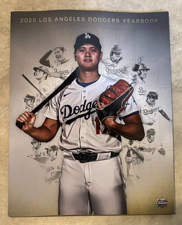 2025 Los Angeles Dodgers Yearbook Ohtani World Champions NEW DENTED CORNER