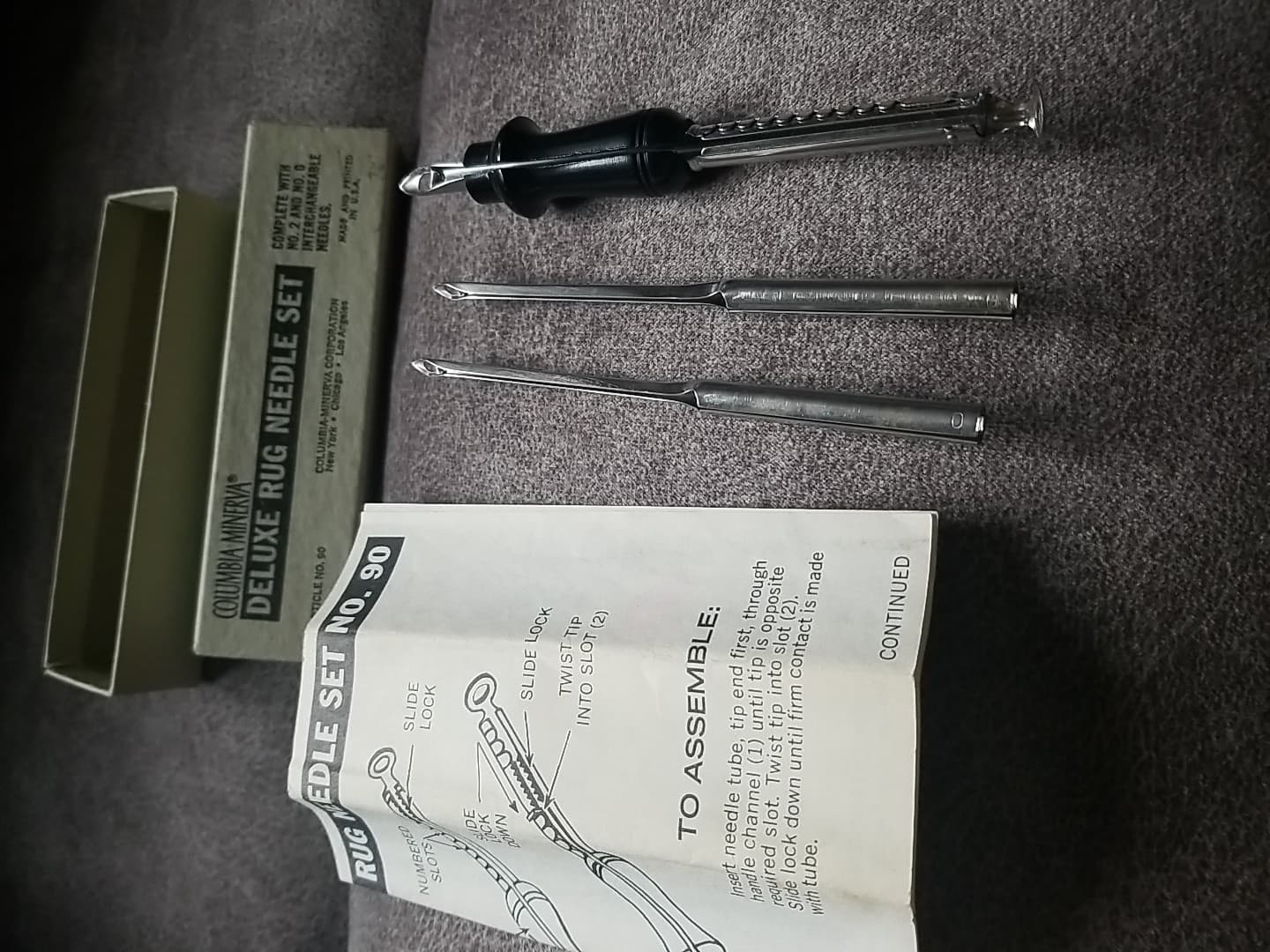 Vintage Columbia Minerva Deluxe Rug Needle Set, Original Box #90