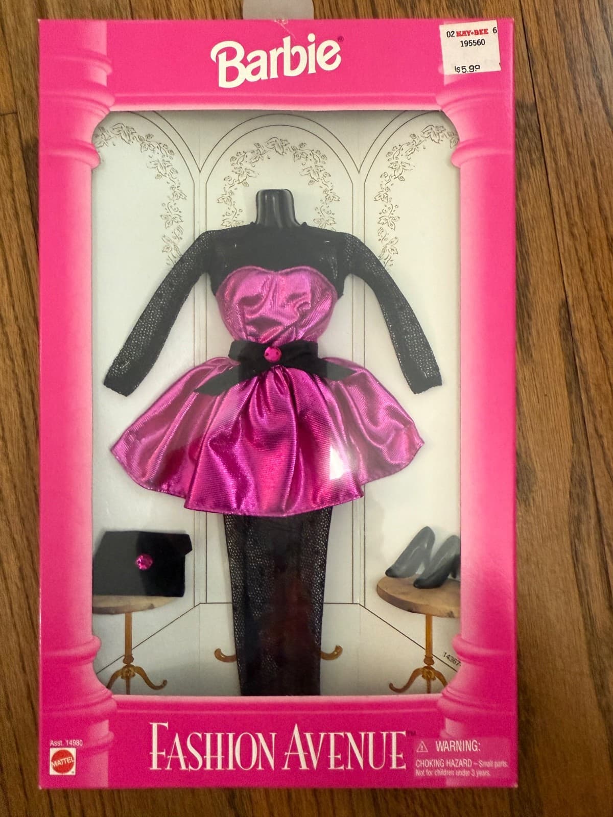 Barbie Fashon Avenue Pink & Black outfit 1995 NIB #14980