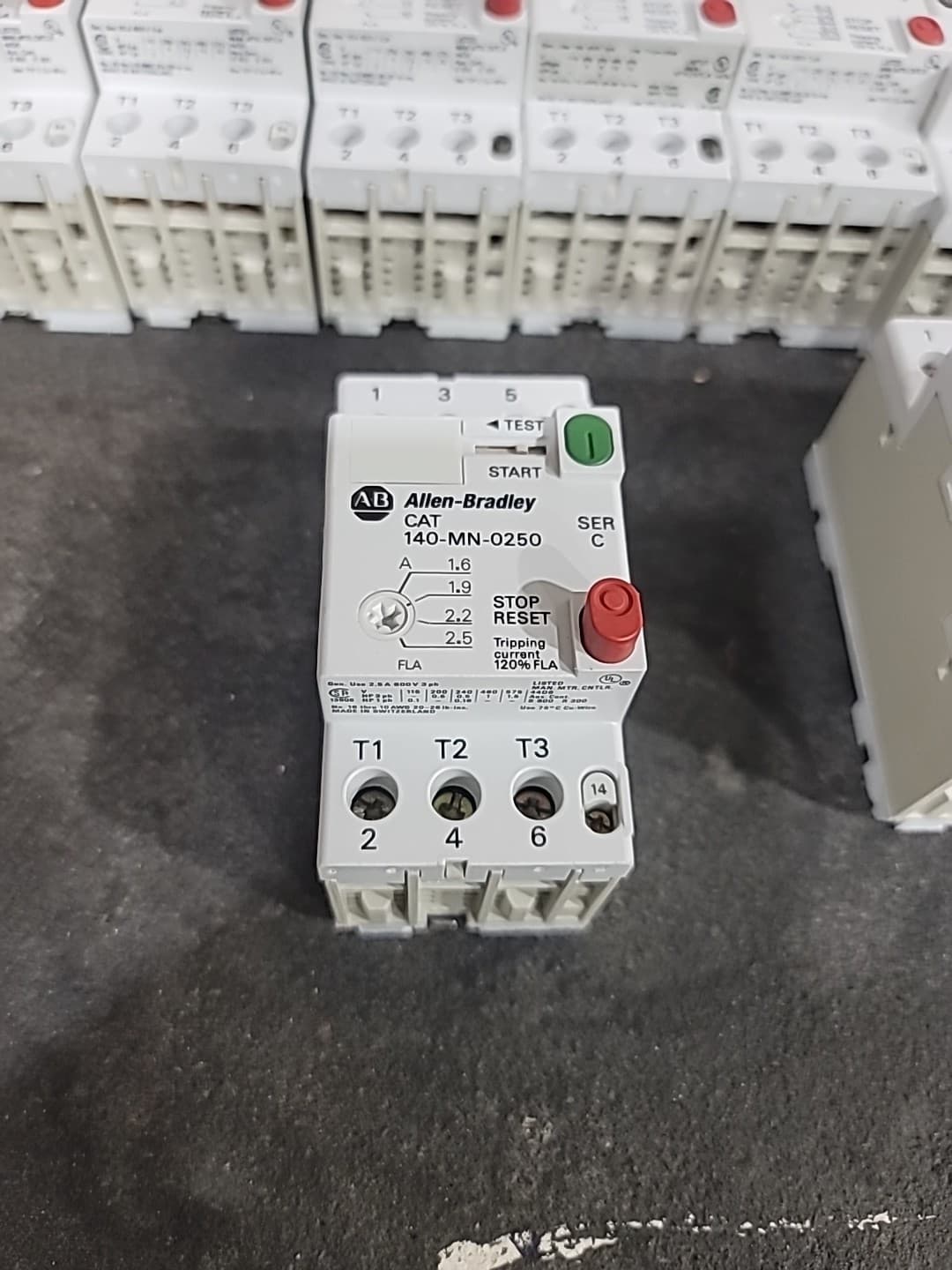 Allen Bradley 140-MN-0250 Manual Motor Starter / Circuit Breaker, 1.6 - 2.5 Amp