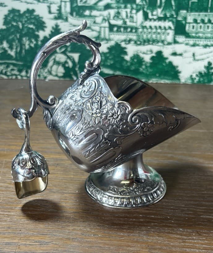 Elegant Vtg. Leonard Silver-Plated Sugar Scuttle with Scoop - Made in Japan