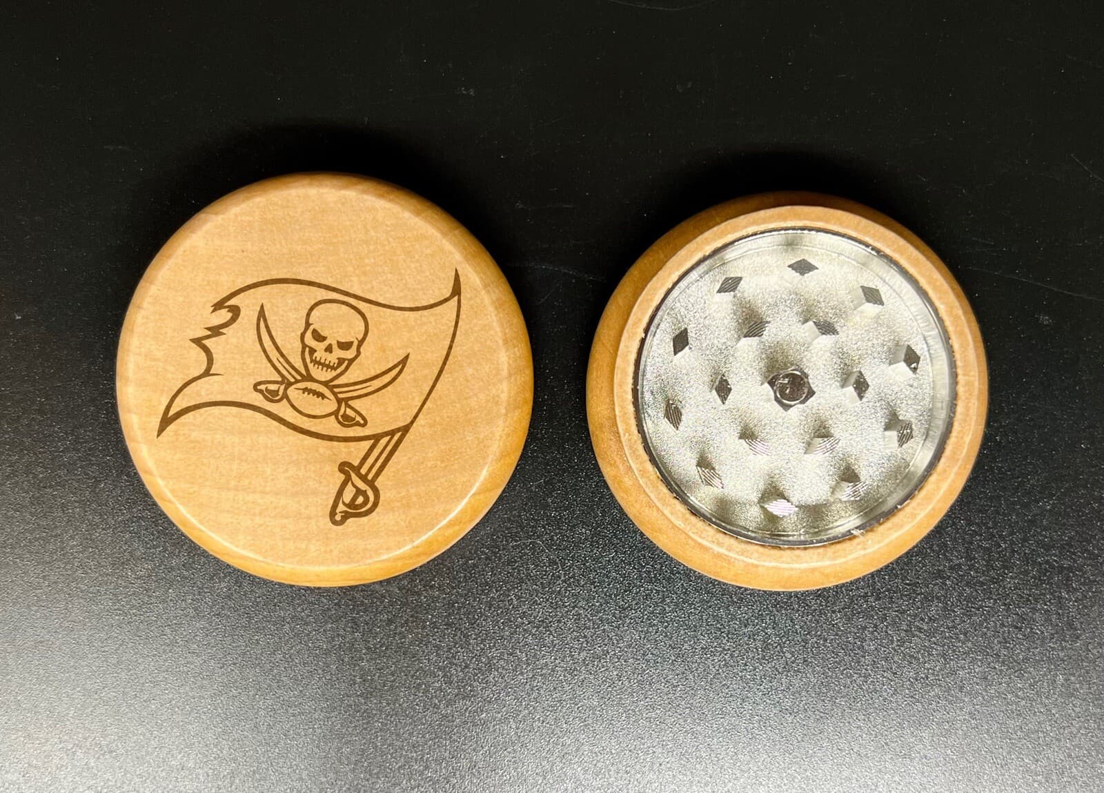 Tampa bay buccaneers double side engraving wood kitchen herb grinder pop gift