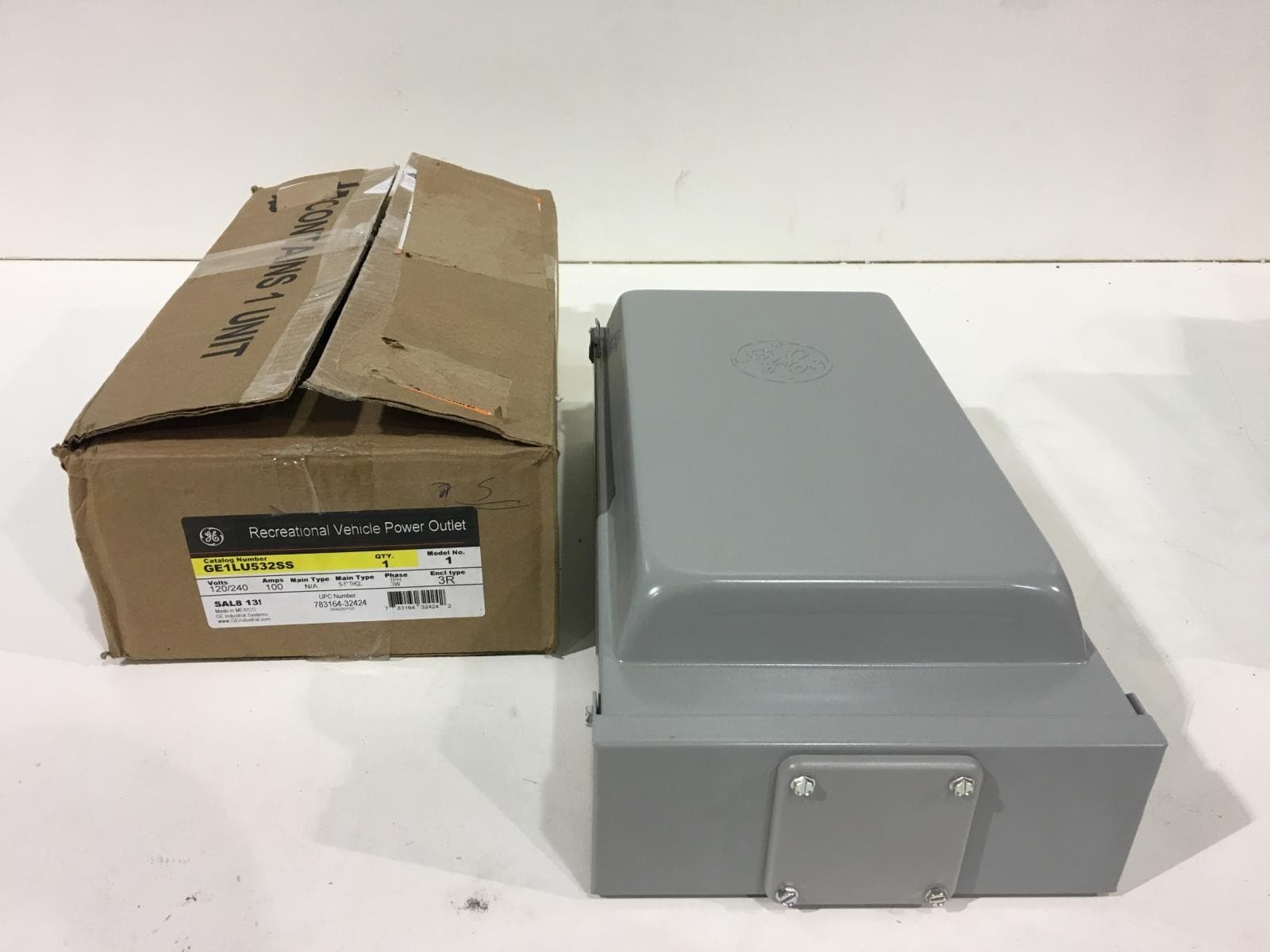 GE GE1LU532SS 50 and 30 Amp RV Receptacles and a 20 Amp GFCI Receptacle New