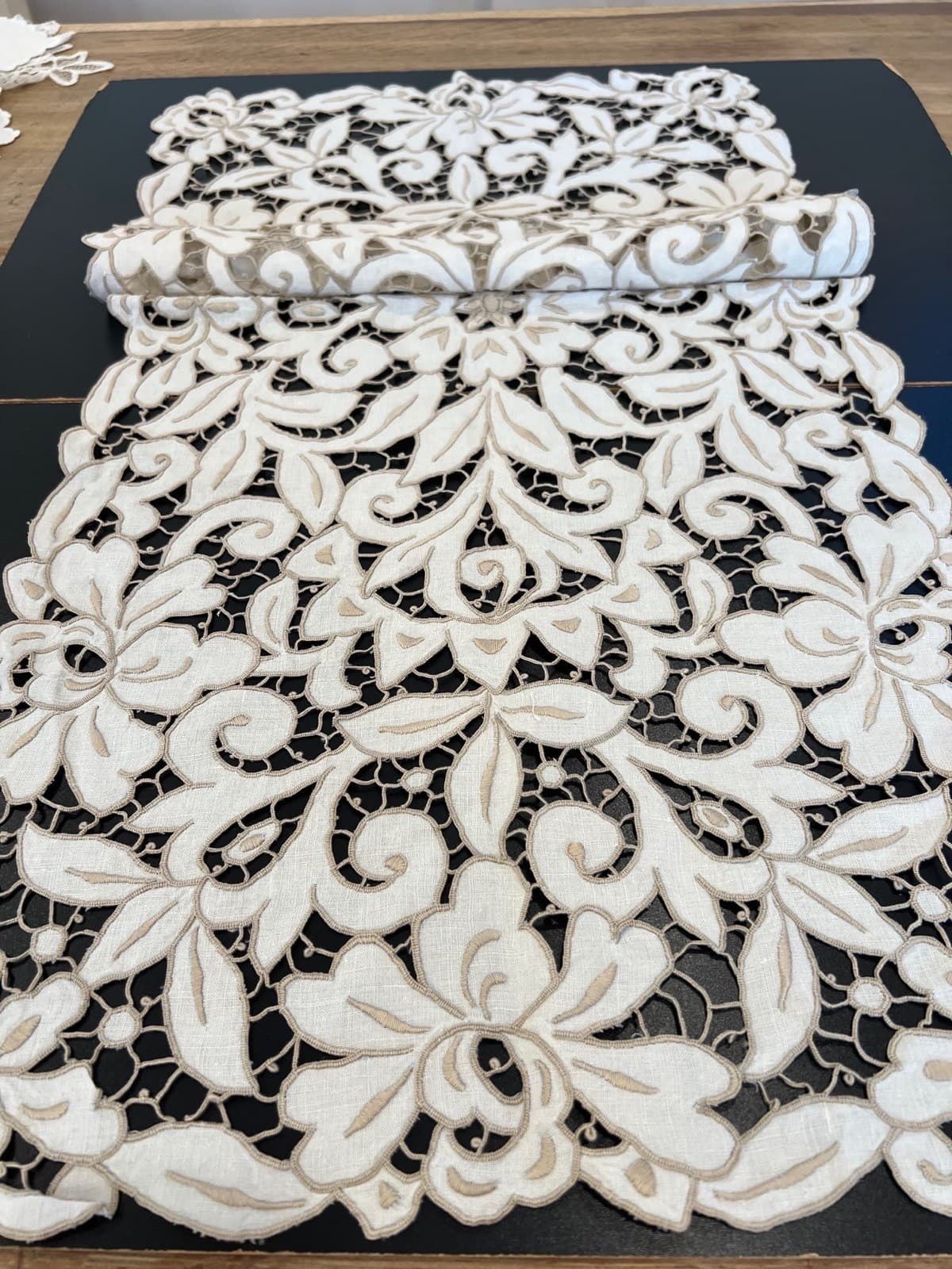 ANTIQUE LINENS - LOT # 16 , MADEIRA TABLE RUNNER