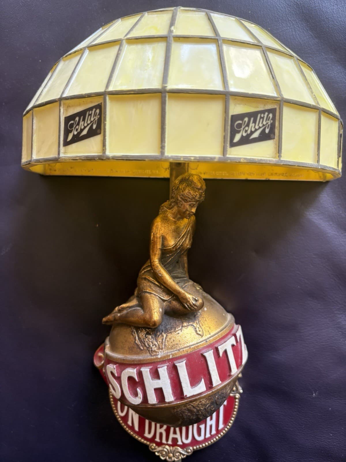Vintage 1970s Schlitz On Tap Lighted Sign W/Girl Sitting On Top Of World Globe