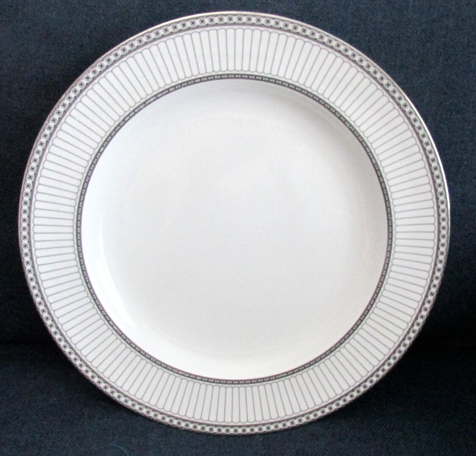 Wedgwood Contrasts Colonnade 13 1/4" Chop Plate Round Platter w/ Platinum- 1999