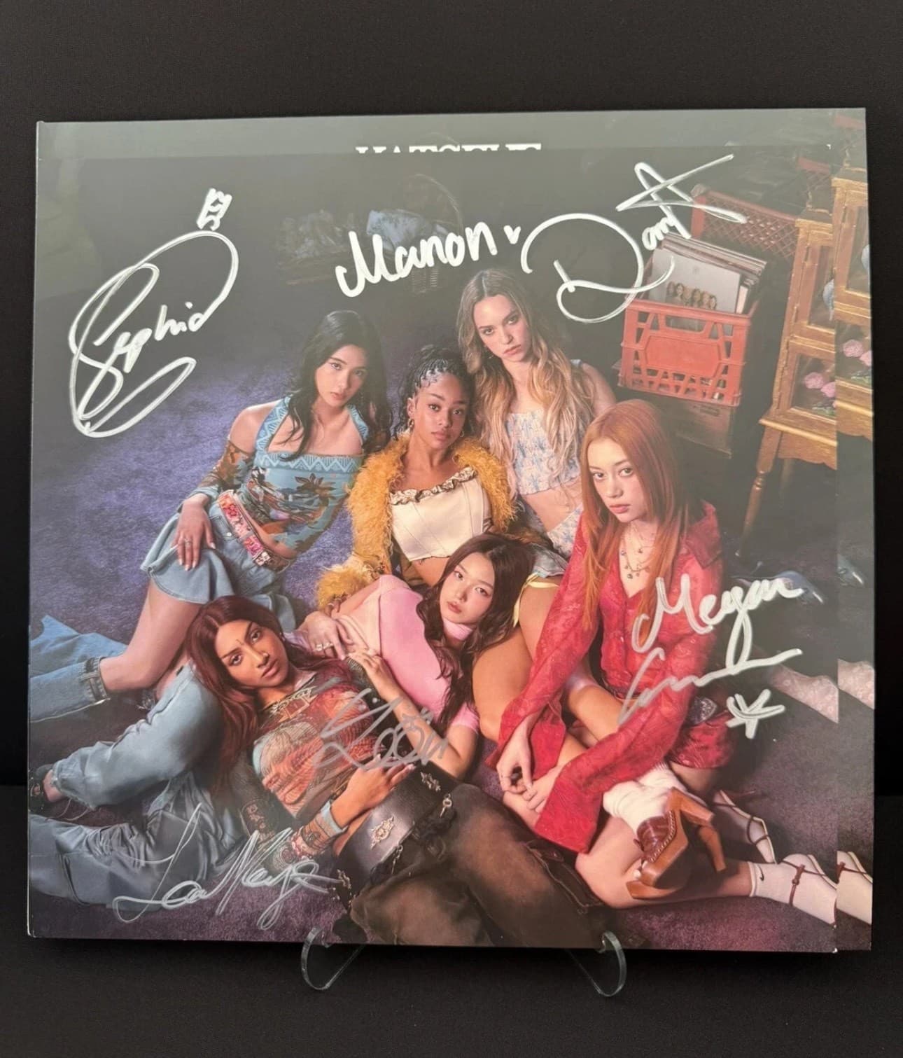 KATSEYE - "SIS (SOFT IS STRONG)" - VINYL Signed!