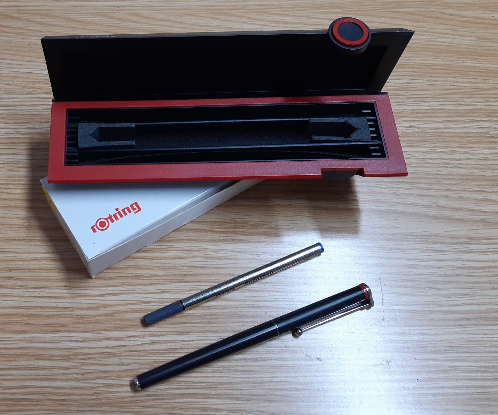 Rare Rotring 700 Rollerball Pen-Ref 027110-(1990's)