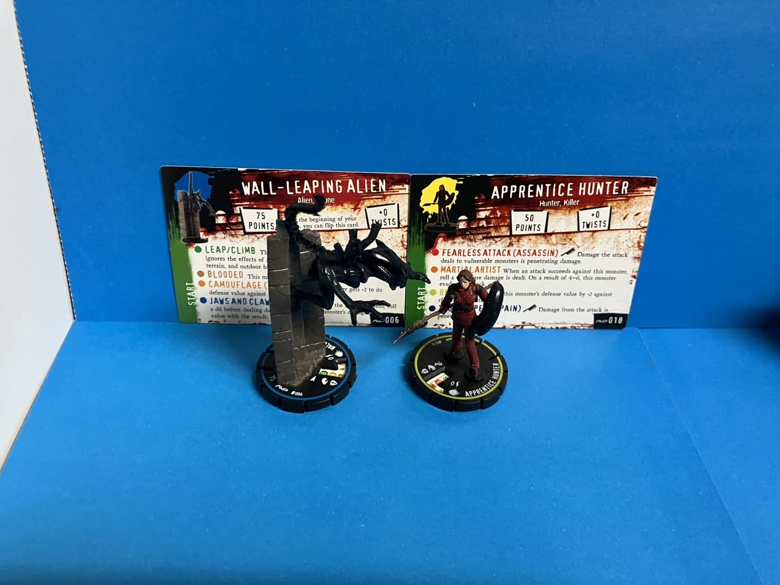 Horrorclix AVP Alien vs Predator Apprentice Hunter #018 w/Wall-Leaping Alien 006