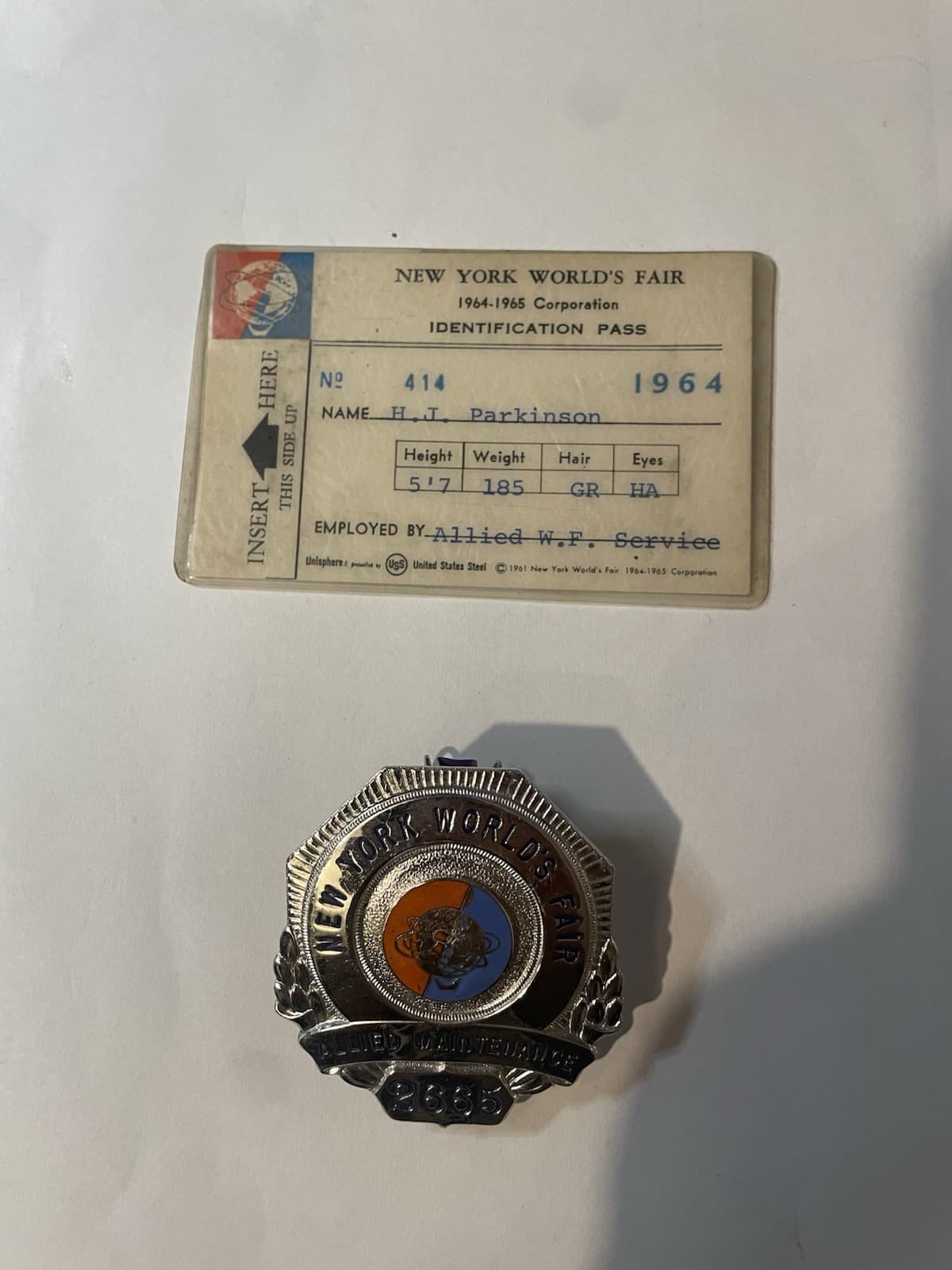 1964/65 New York Worlds Fair Allied Maintenance Badge w/ Ident Card