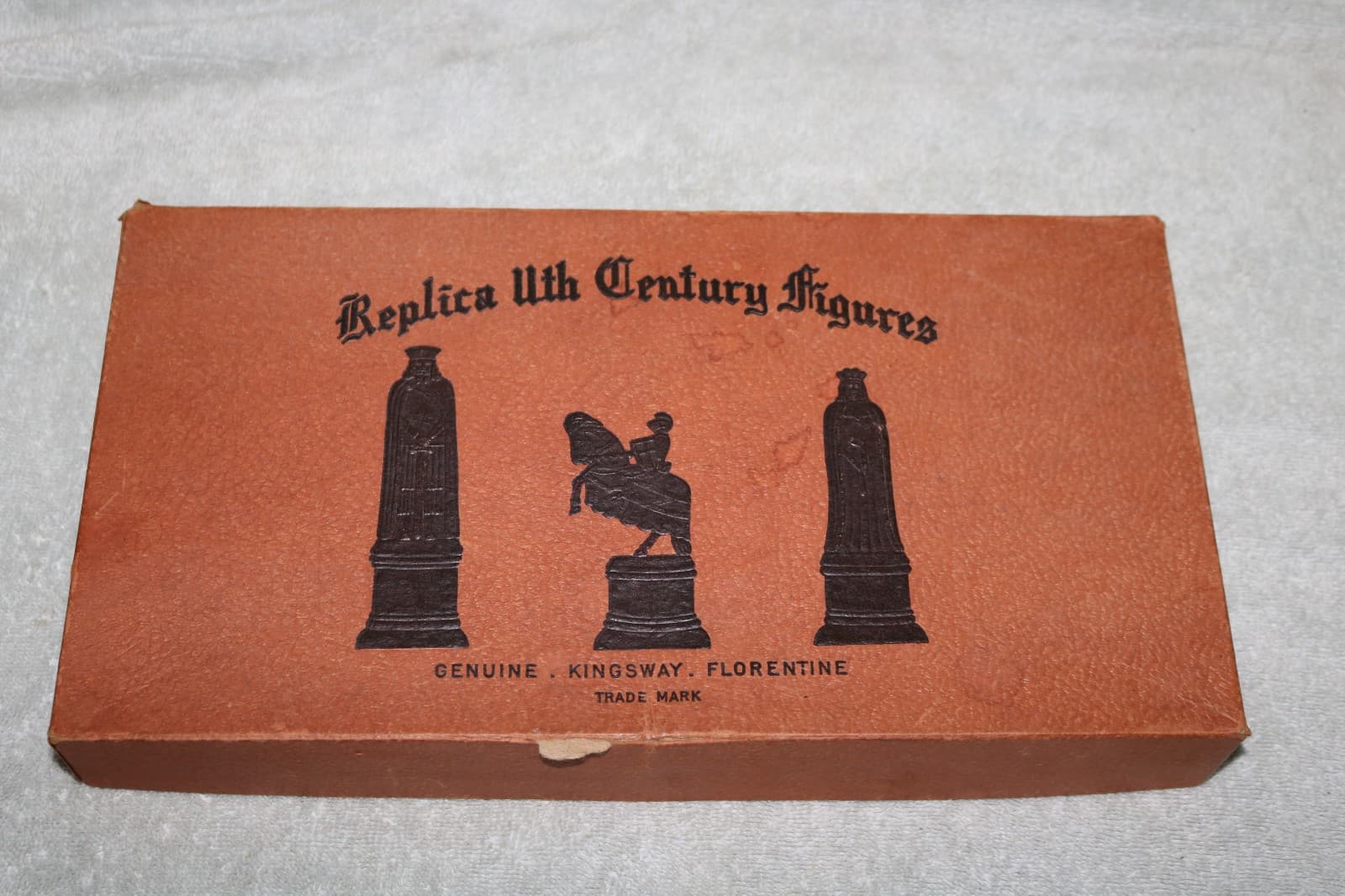 VTGE KINGSWAY FLORENTINE CHESSMEN 1947 CHESS PIECES