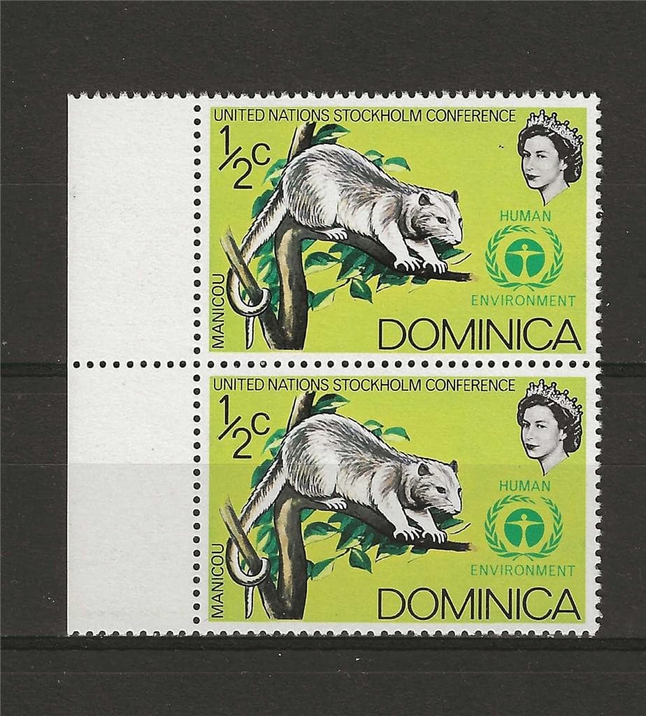 Dominica 1972 Sc# 337 Opossum Elizabeth pair MNH
