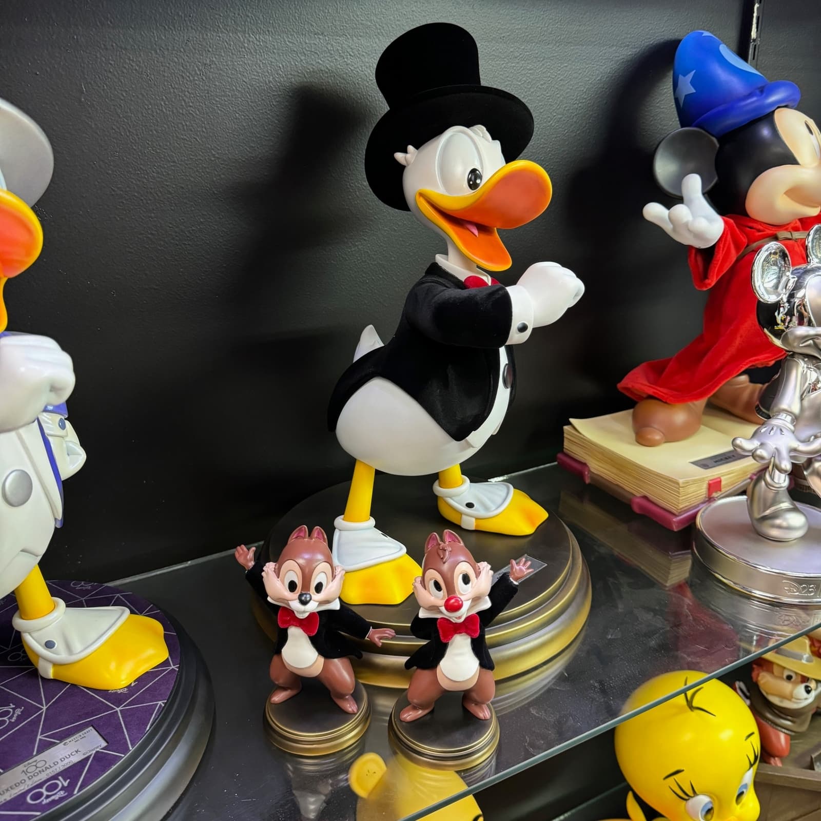 Disney Master Craft Tuxedo Donald Duck (With Chip 'n Dale) Table Top Statue