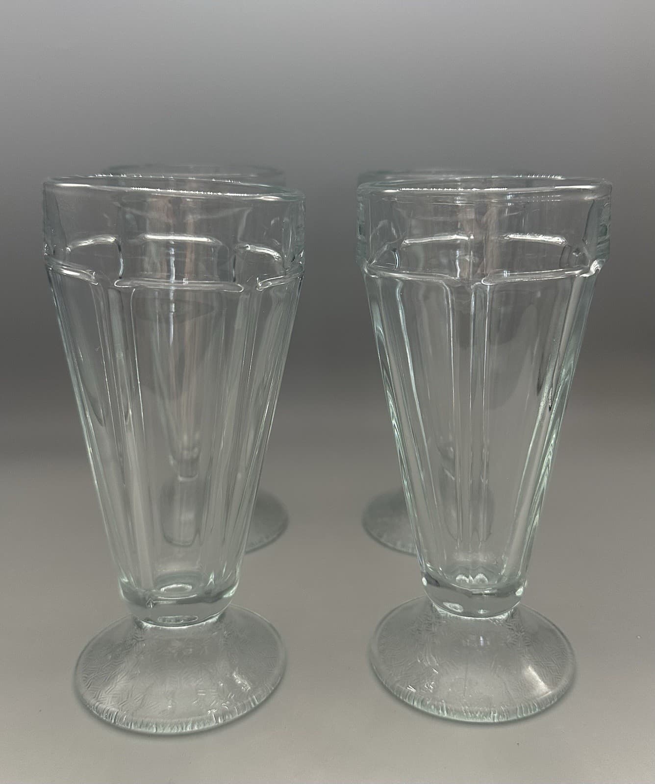 Set Of 4 Footed Retro Soda Fountain Glasses 4 Milkshakes/Floats/Sundaes EC