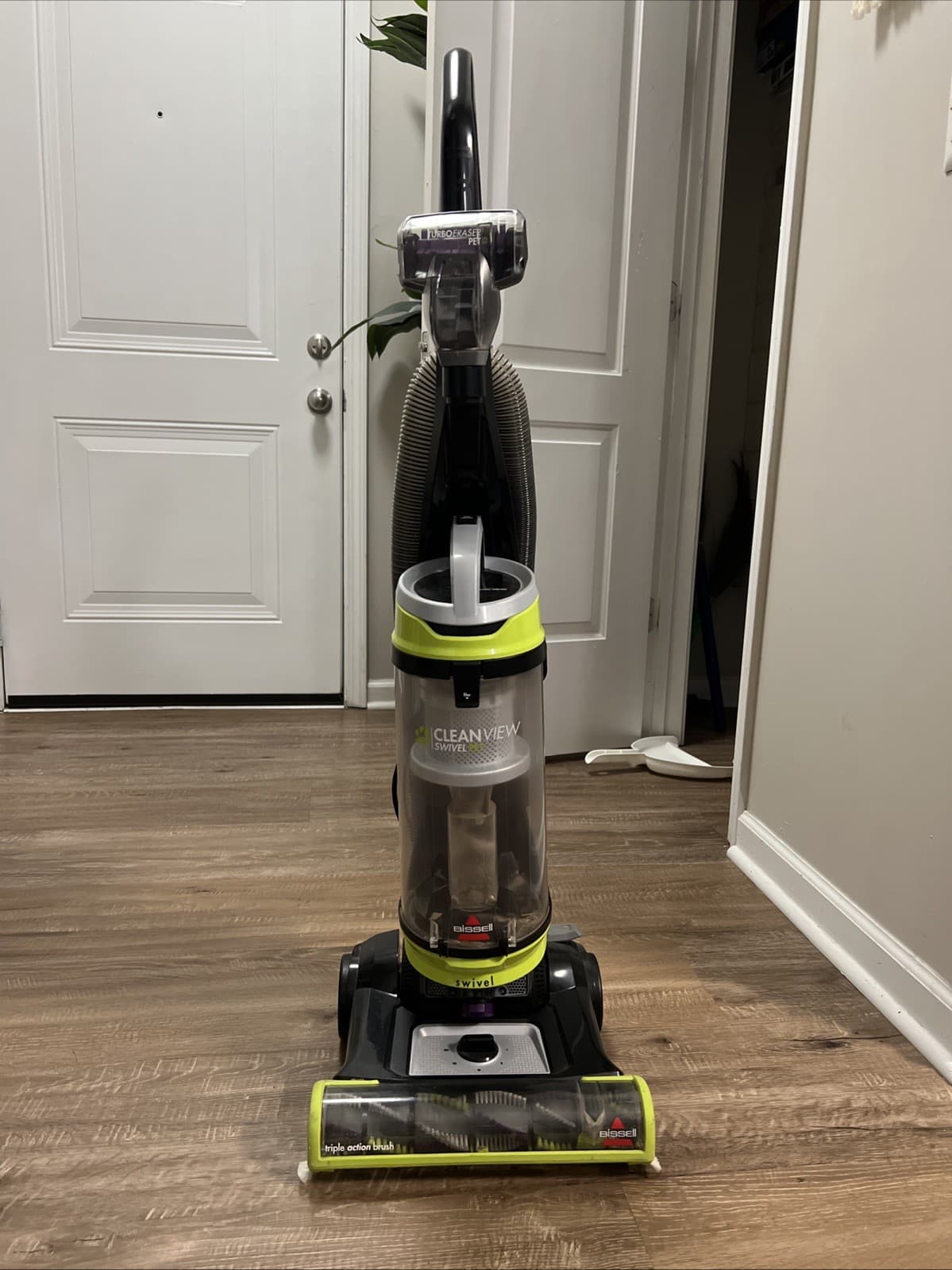 Bissell 2252 Vacuum Cleaner Used Only Once