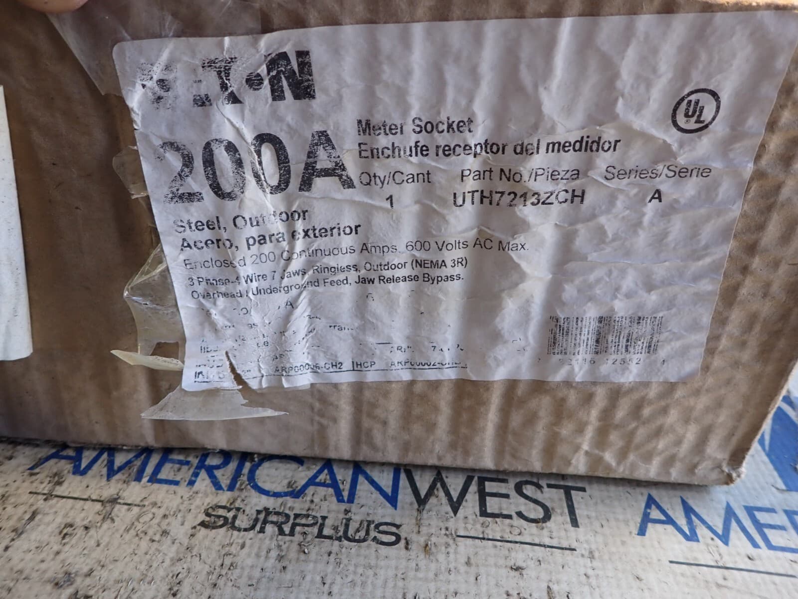 New Eaton Meter Socket UTH7213ZCH 200 amp 600 volt 3 Phase 7 Jaw Ringless