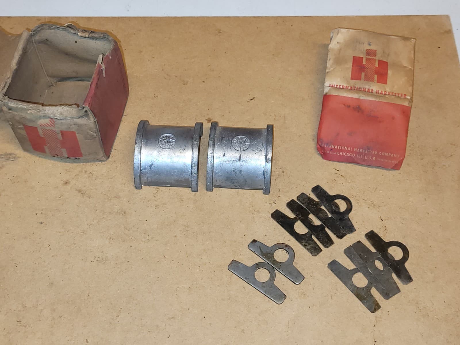 NOS 1.5 hp International IH M Rod Bearing Gas Engine Motor Hit Miss McCormick