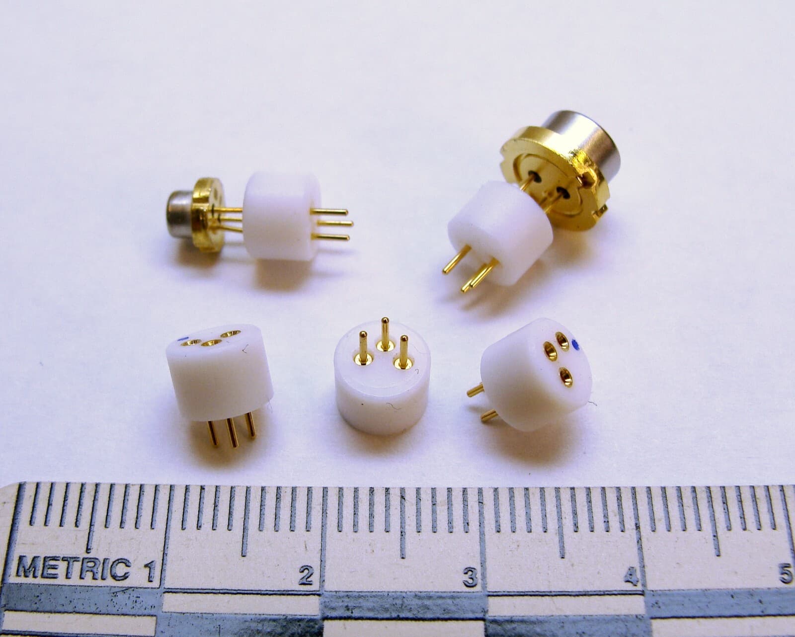 3 Pin Laser Diode, Transistor Electrical Socket TO-5, TO-18 package PC mount