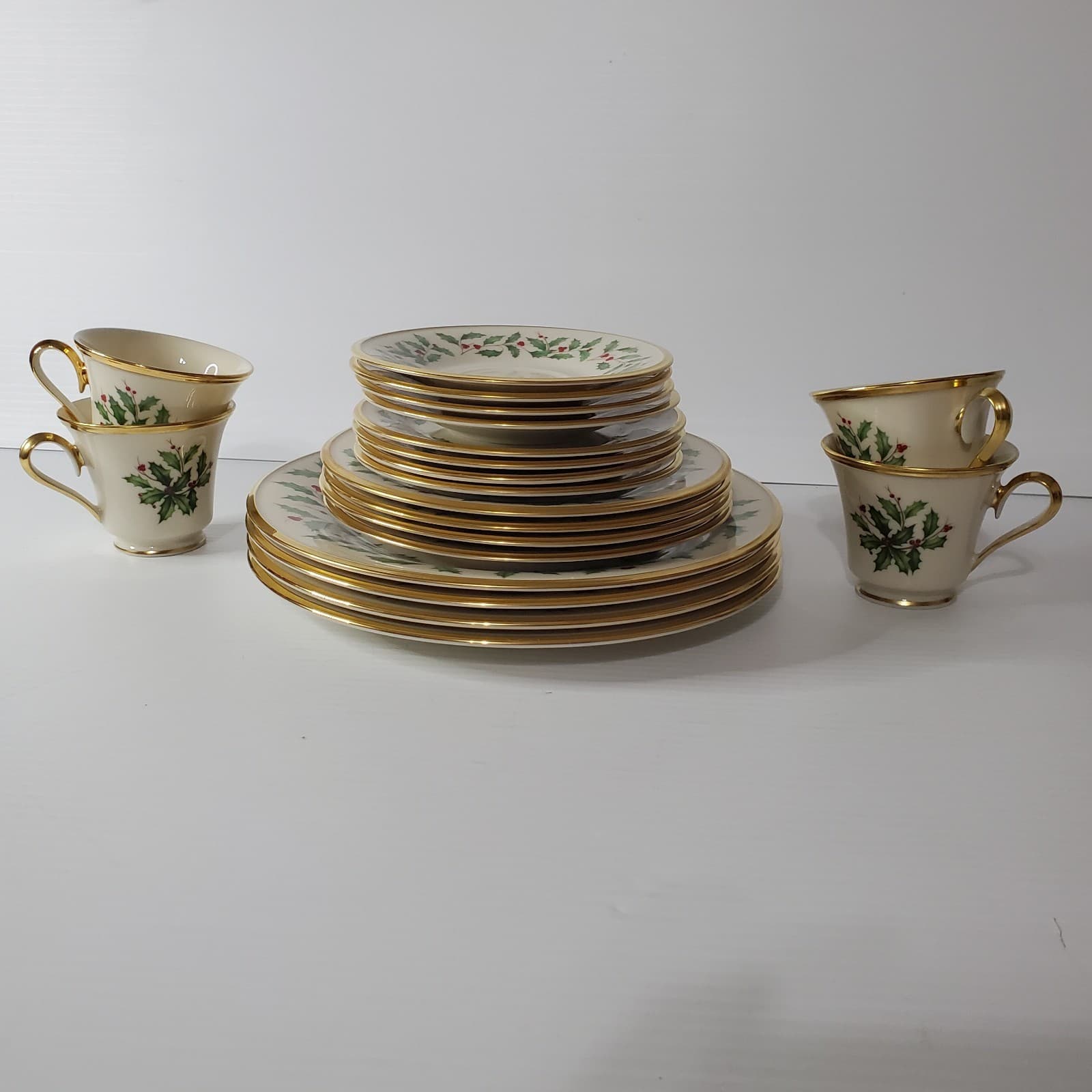 Lenox China Holiday Set Service For Four 20pc Holly Wreath Dimension Collection