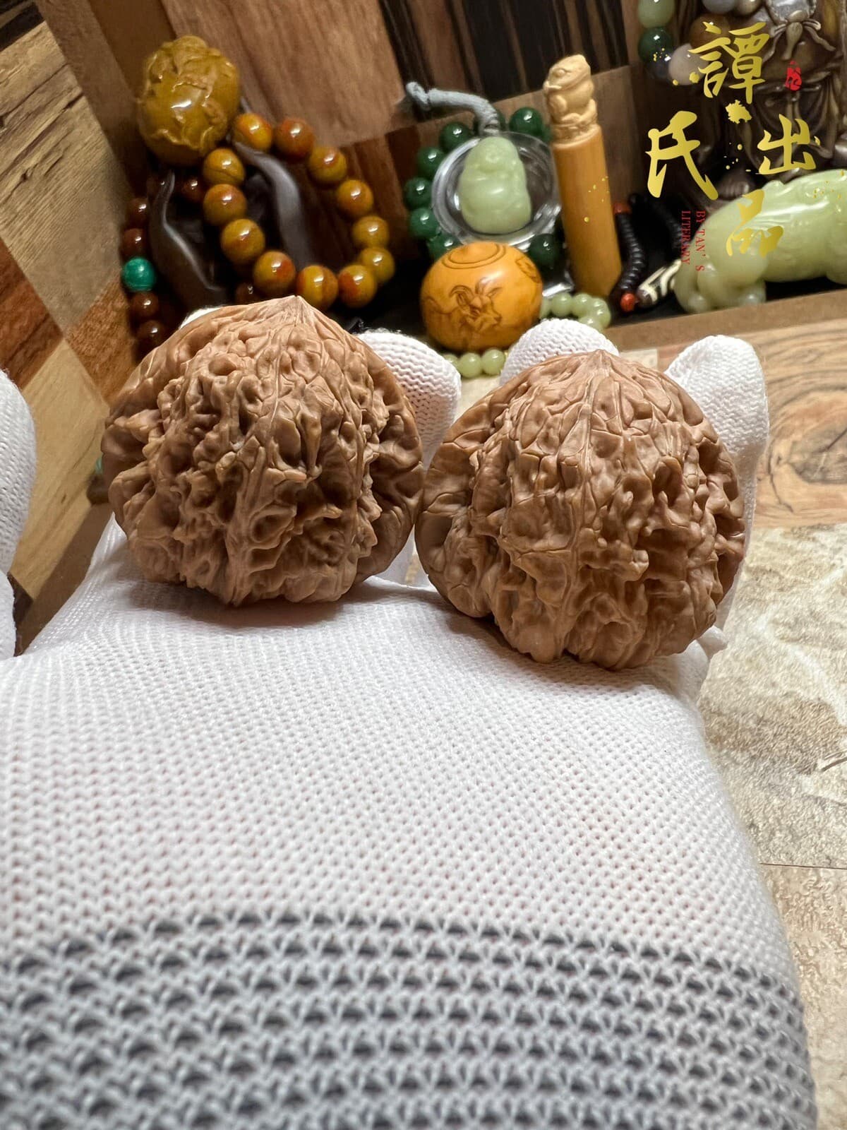 Pair of Match Chinese Health Walnut 46×44×41mm 精配文玩核桃~平谷暴雪