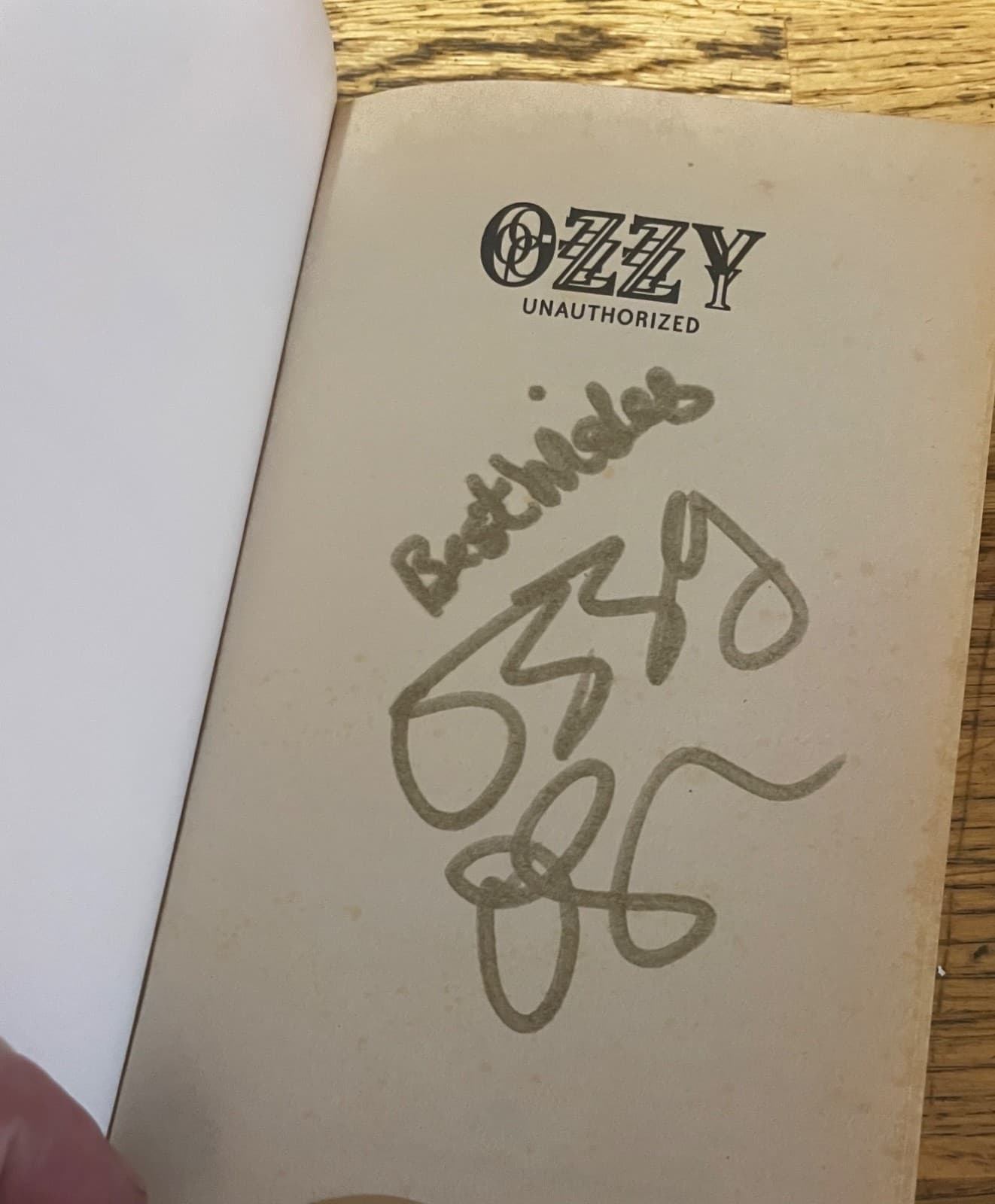 Ozzy Osbourne/ Autograph/ paperback book/ biography/ signed/ Black Sabbath
