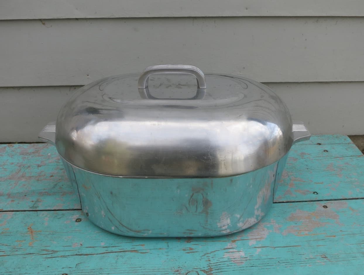 MAGNALITE CLASSIC 15" TURKEY ROASTER CHICKEN THANKSGIVING WITH TRIVET STEW SOUP