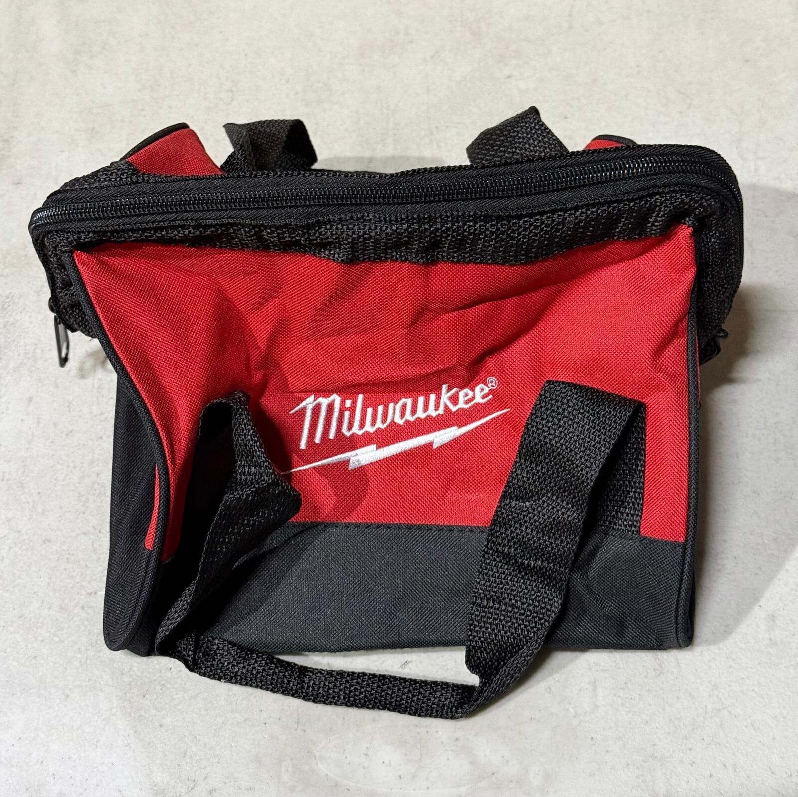 NEW MILWAUKEE 11" X 10" X 8" Small Heavy Duty Contractors Tool Bag