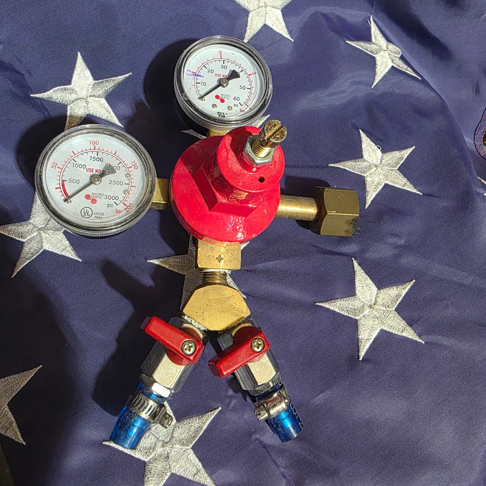 MicroMatic Primary Double Gauge Dual barb Co2 Regulator.