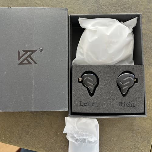 KZ Zax 1DD+7BA Hybrid Driver HiFi In-Ear Earphones With Zin Alloy Shell Black