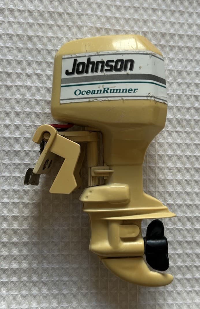Vintage toy Johnson Ocean Runner 225 Electric Boat Motor