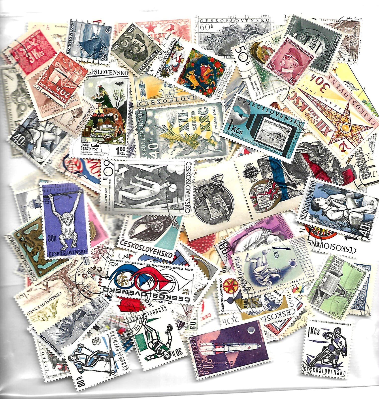 Czechoslovakia Lot Packs of 100 ALL DIFF.