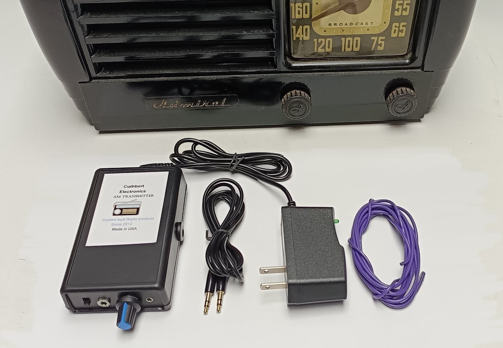 AM radio transmitter for vintage radio battery or mains operation