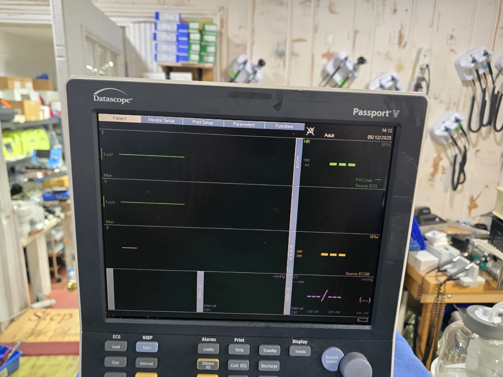 Datascope Passport V patient monitor with Microstream CO2 Excellent Condition