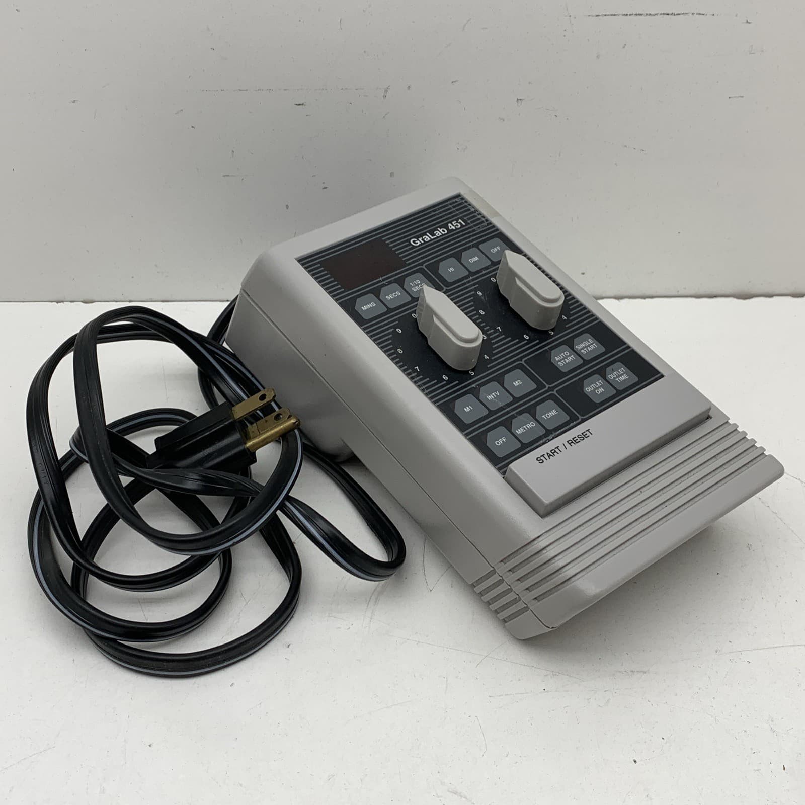 Gralab 451 Lab Darkroom Programmable Digital Timer 99-Minute, 1/10 Second 120V