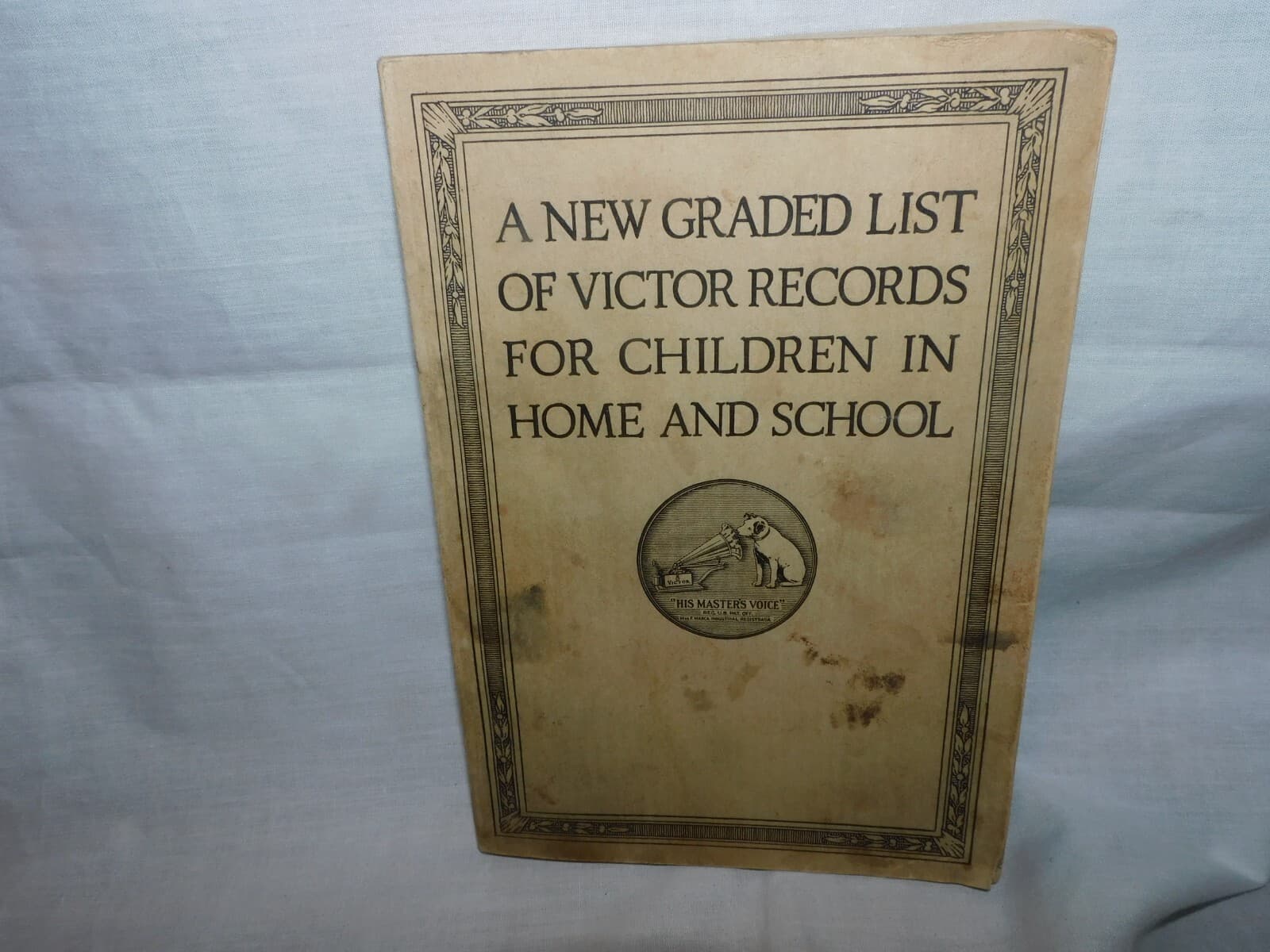 1900'S VICTOR RECORDS FOR CHILDREN IN HOME AND SCHOOL ADVERTISING CATALOG