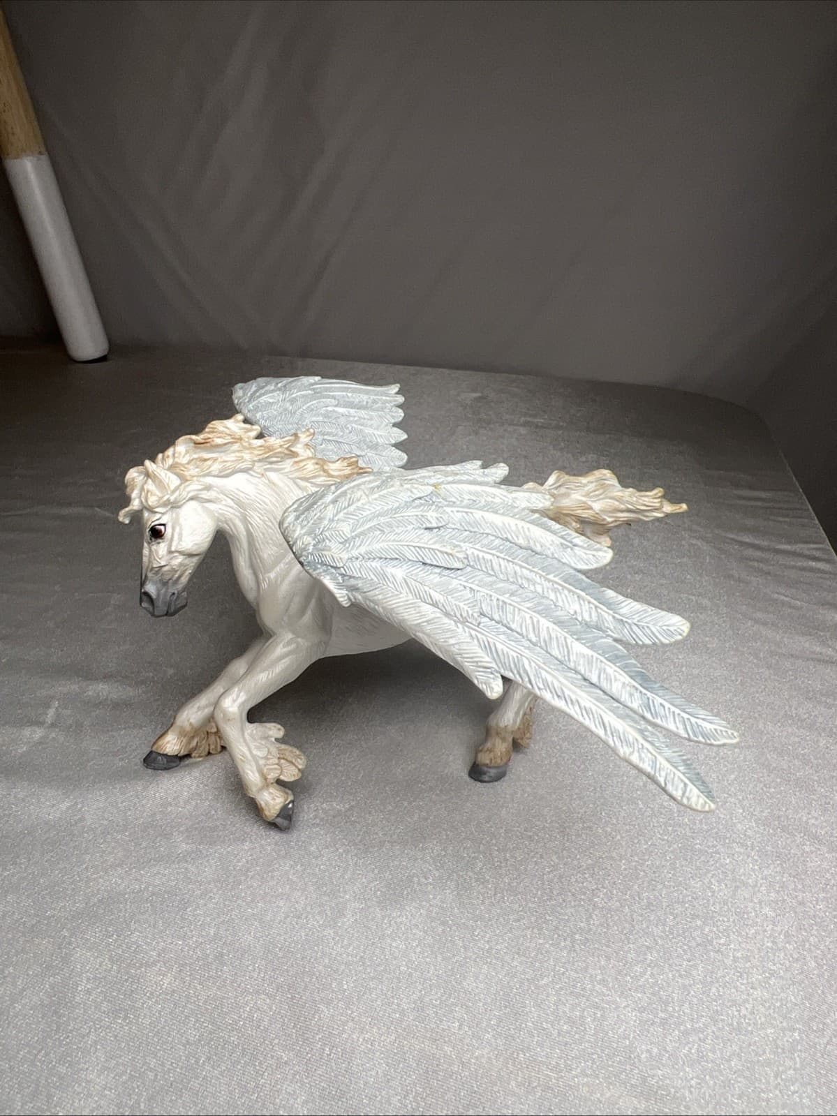 Safari Ltd White Pegasus Winged Horse Animal Toy Figure J8